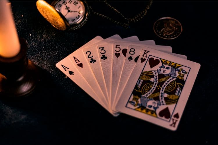 友達とできるギャンブル・カジノゲーム7選!簡単で人気なのはどれ?